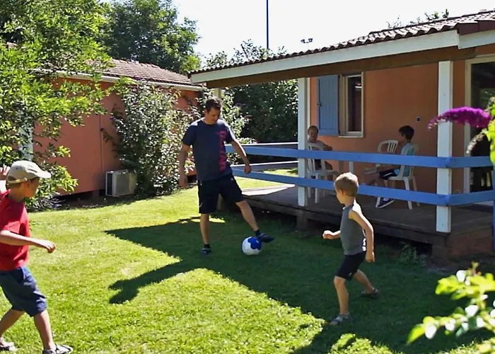 Confort Pour 5 Pers Avec Terrasse - Api-1-52-1941 * Montlaur (Aveyron)